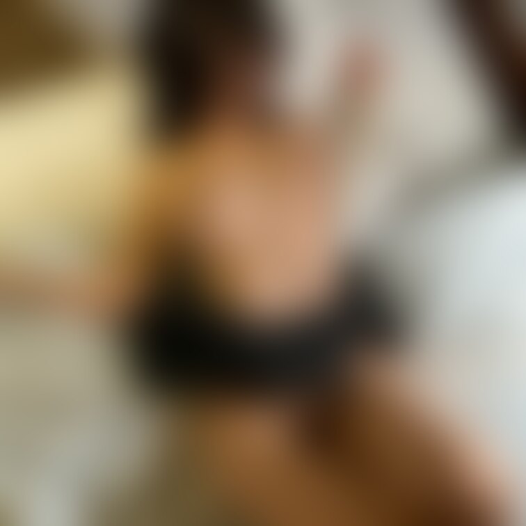 ミニスカ履いているってことは、誘ってるって意味でしょ？…と、服を剥ぎ取られ、くぱぁをさせられちゃった。