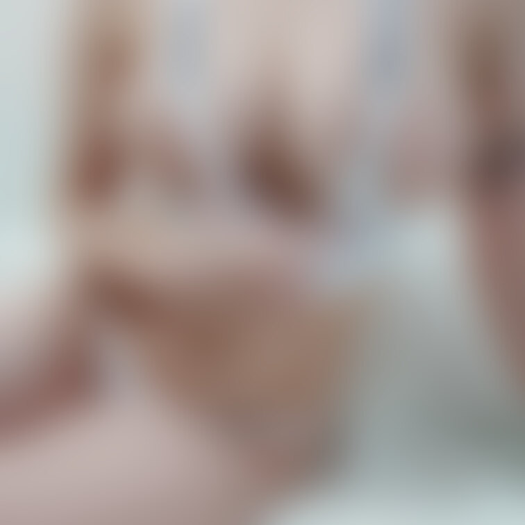 このスポブラおっぱい、えちすぎるかも💦
全然隠れてない💦

下に履いてるのは例のパンツです...🤫