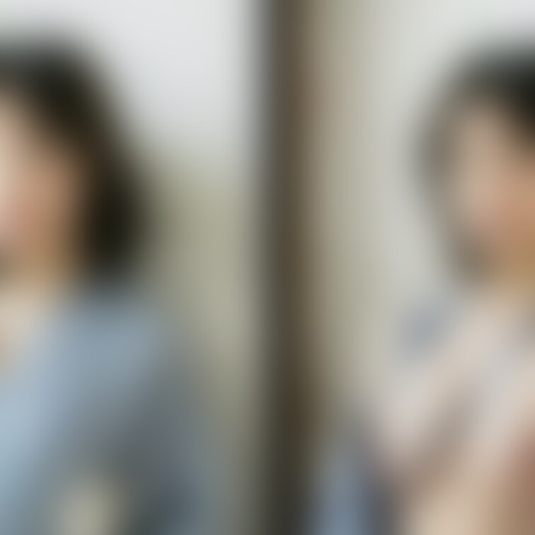 着衣と脱衣の並べた画像です    画像№1609