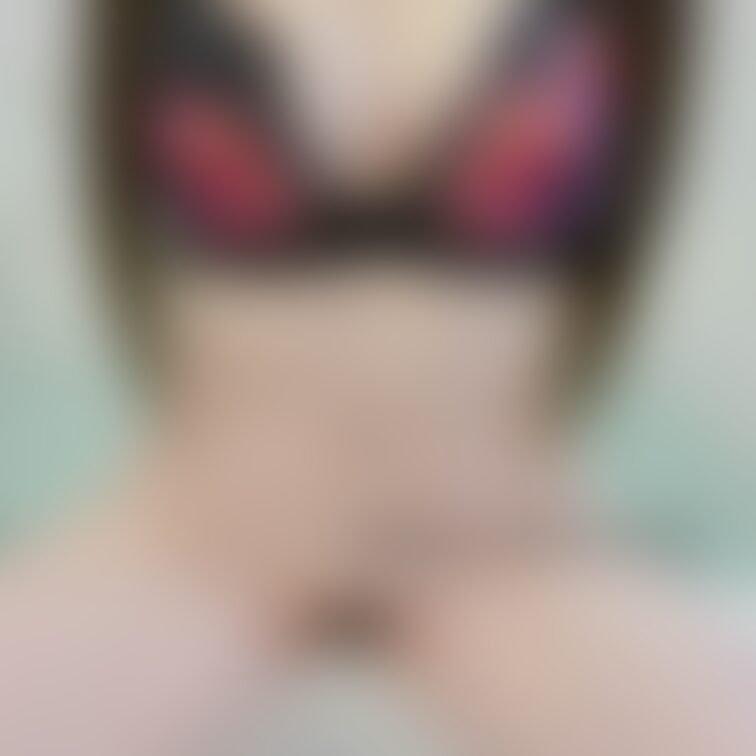 お毛け😍

良く見ると1本いうこと聞かない子が🫢

