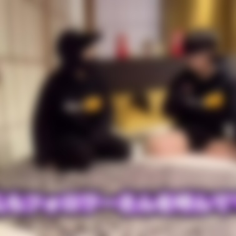 前半

新年早々、フォロワーさんと一緒に撮影した動画です。

ゆりちゃんとフォロワーさんに5分間くすぐられたんだ