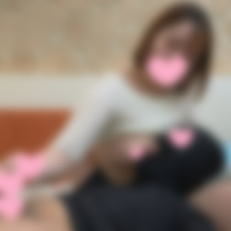 素人きらちゃんに授乳手コキしてもらいました。
「おっぱい飲みたいの？」
「おっぱい飲みながらびゅるびゅるして」などと