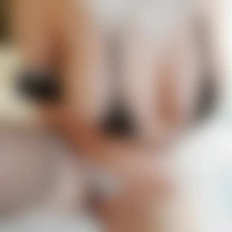 マイクロビキニメイド...🍼
たっぷりおっぱい👀

右下の点線の□（四角）を押すと全画面で見れます💓
そのままだ