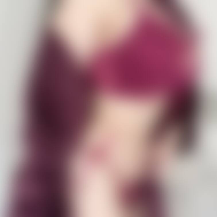 人生初紐パンランジェ💝💝
今だけしか見られないぽよぽよのゆいを包み隠さずお見せします❤︎☺️二重顎もね❣️わら
どん