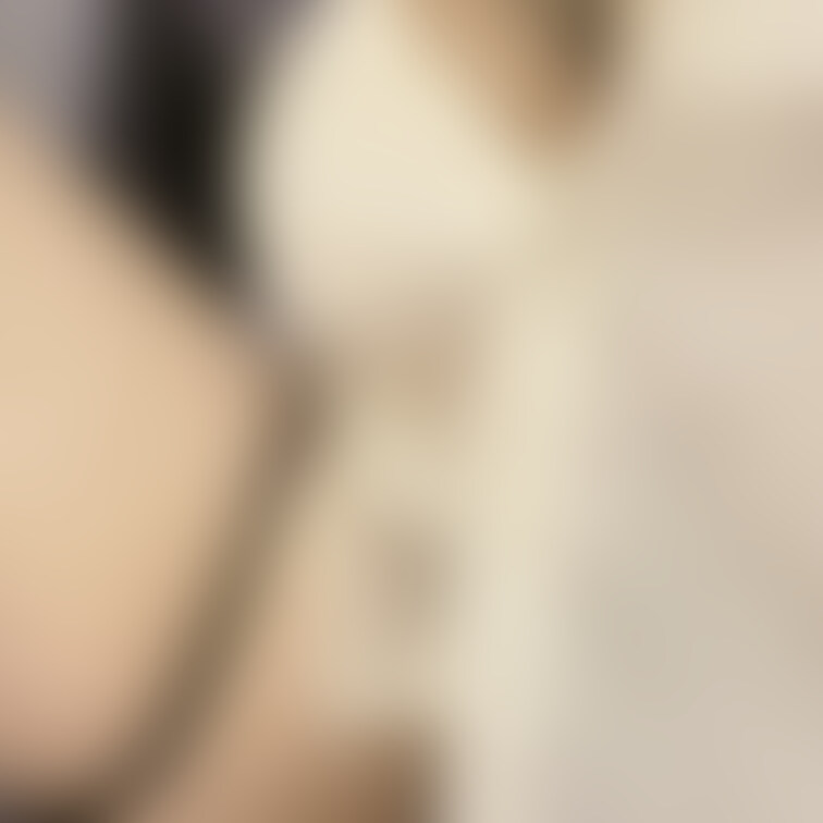 デカパイ下着はだいたいいつも紐。
こんな人妻はどうですか?