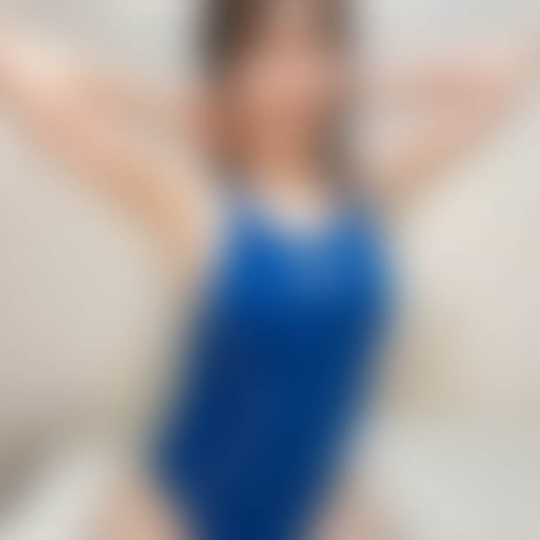 こんにちは～  咲雪華奈です❄️
競泳水着で撮ってみました✨️

ピチピチすぎて乳首が
もっこりして丸見えなっち
