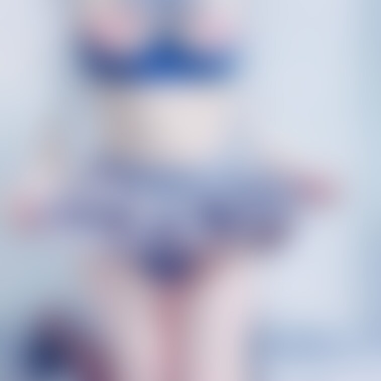 教室でオナニーをしているところをクラスメイトに隠し撮られてしまった女の子。弱みに付け込まれ、彼に命令されるがまま破廉恥な