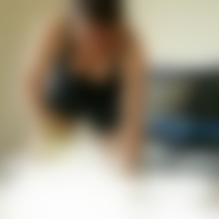 何度か単独男性を招いてエッチな遊びをしてますが、キスと挿入は未体験です。そろそろかなと思っている今日この頃です