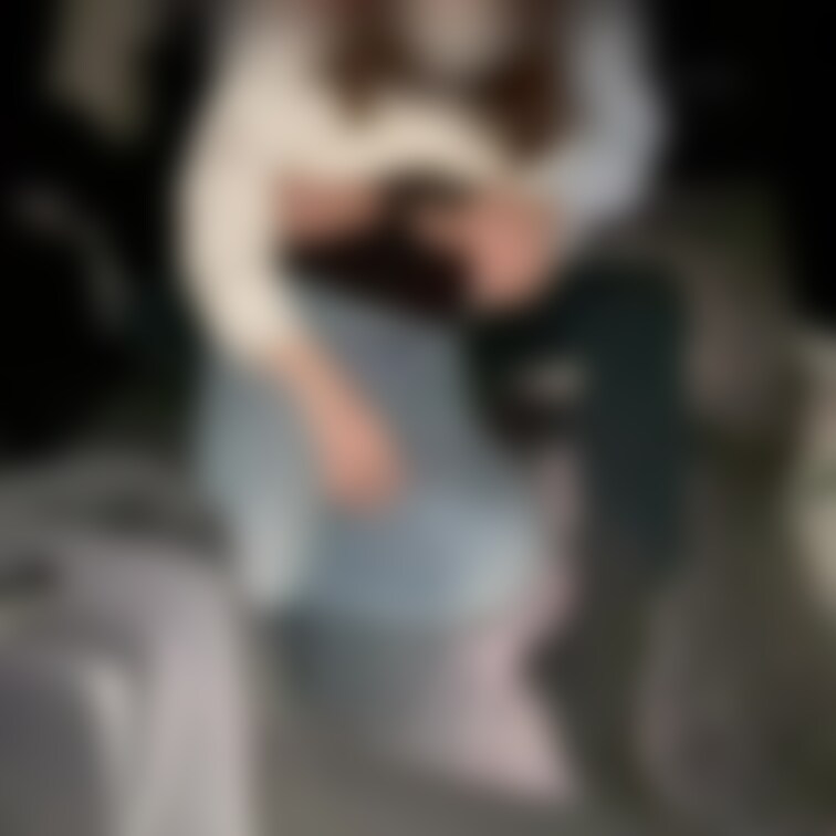 　単独さんの車に貸し出し。私の寝取られマゾの興奮ポイント。寝取られ始めの脱がされていくところ。どきどきします。

#