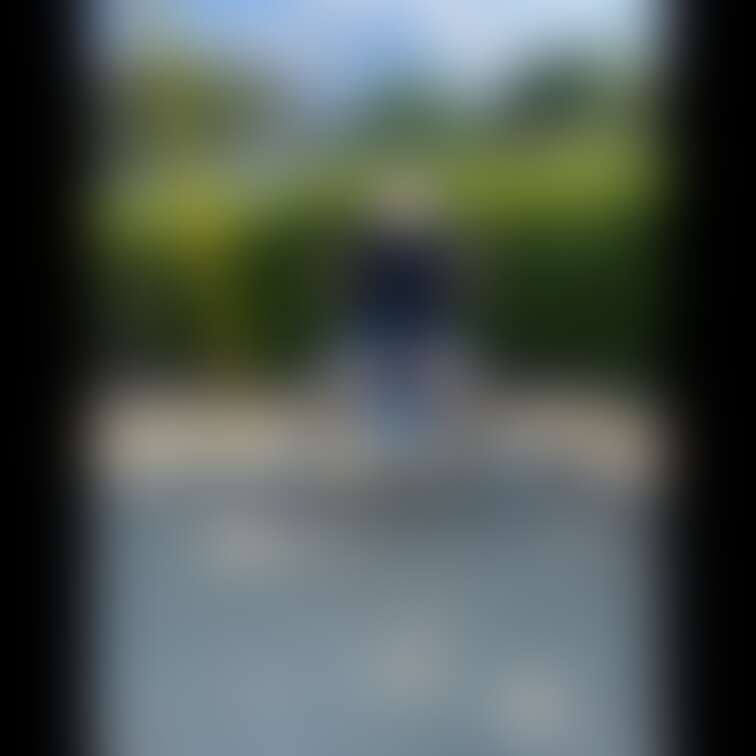 公園で撮影してきました📸

ブランコ、滑り台、鉄棒と子どもの遊ぶもので可愛い妻が野外露出してくれました😍
そのあと
