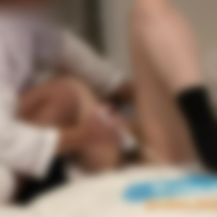 21歳ネイリストさんへ電マに装着するアタッチメント、ビッグオルガで責めている短編動画です。
エビ反りになってるのがなん