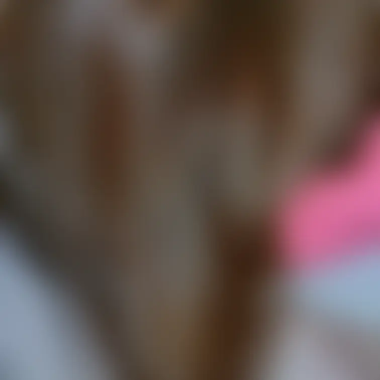 寝てる妻の髪を引っ張った画像です。引っ張られてる時の髪の艶を見てると、興奮してしまいますね。

#髪フェチ
#妻