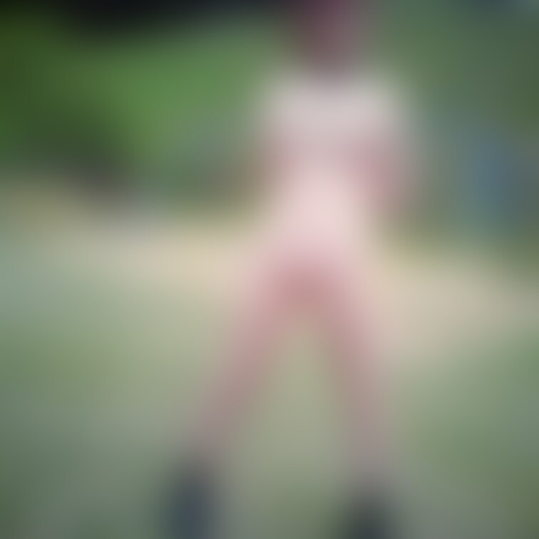 明るい時間に縛られてそのままお散歩したときの(*´ω`*)
ちゃんと首輪とクリップ装備してます♡
