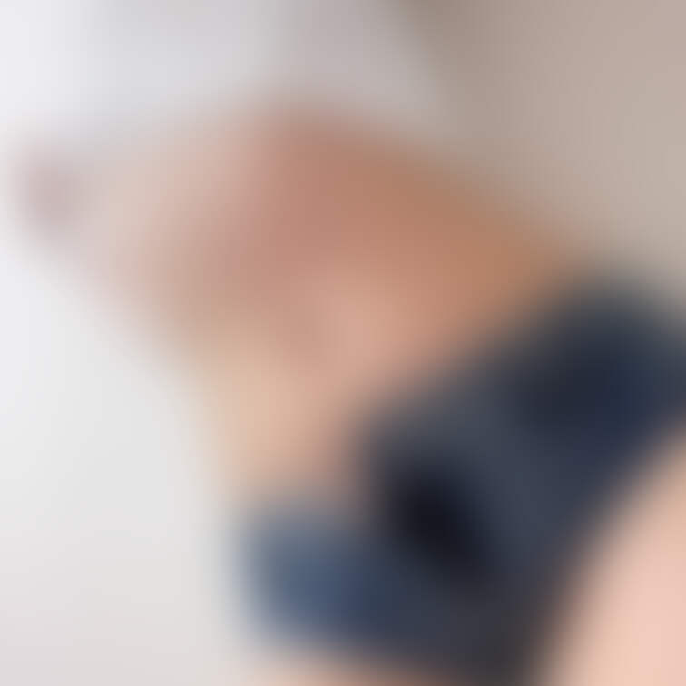 超ミニデニムパンツ自撮り❤️先行公開(5枚)
正面2枚とローアングル1枚はおへそ見えてるので
へそフェチさんも是
