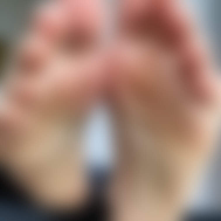 朝の寝ぼけまなこ足裏1
