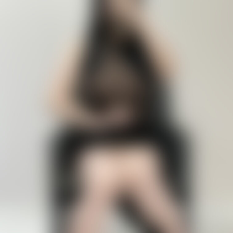 ちらっ🖤