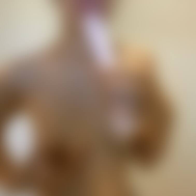 ち◯こだと思い込んでバイブ舐めてたら勝手に○○○乳が出てきた🤣