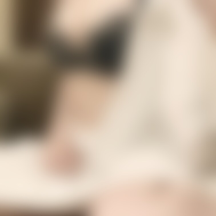 我慢できなくてパンツ脱いじゃった///
ブラも外した方がいい?
それともこのまま…する?💕