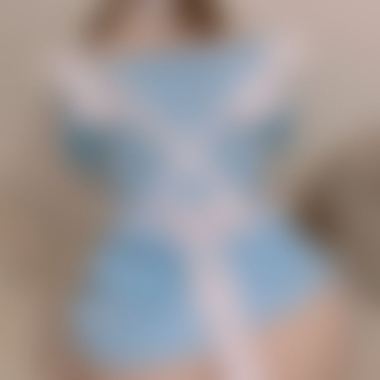 可愛いメイド服の後ろ姿3枚です🎀