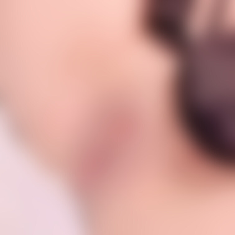 昨日の写真でほんとにおけけないか気になってる人いたからパンツ履いてないさあやのあそこみて？
こんなあそこだけど好みかな