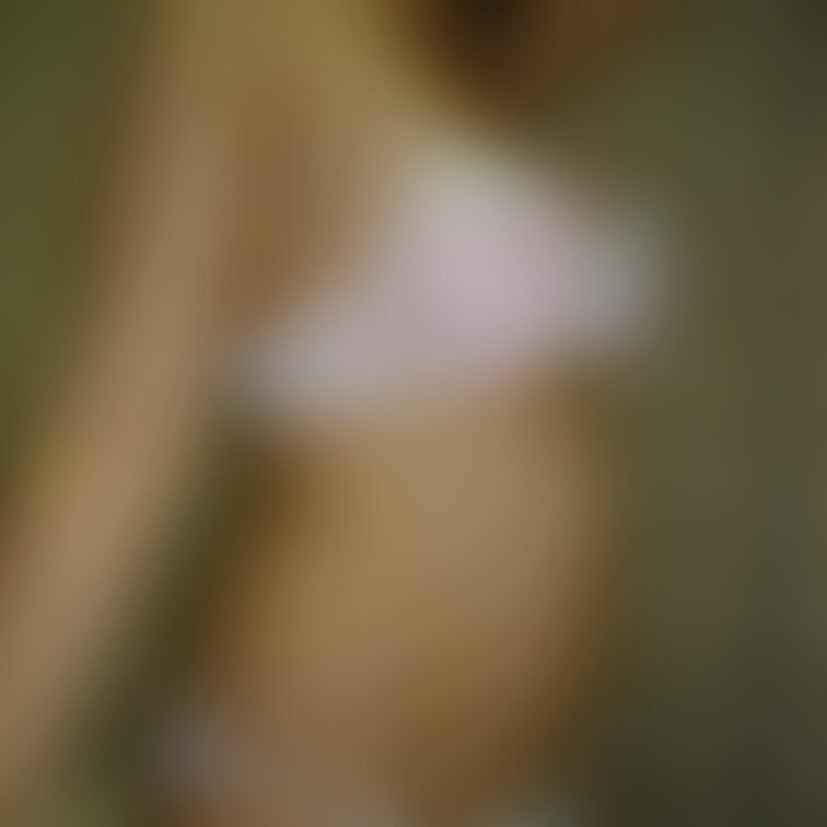 同じ画角での撮影が多いためボツにしたさとみちゃんの画像です。