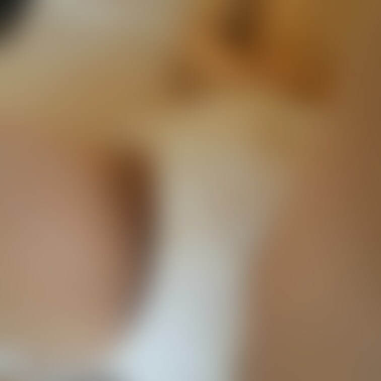 妻のオナニーシーンw
パンツの中に指入れてます