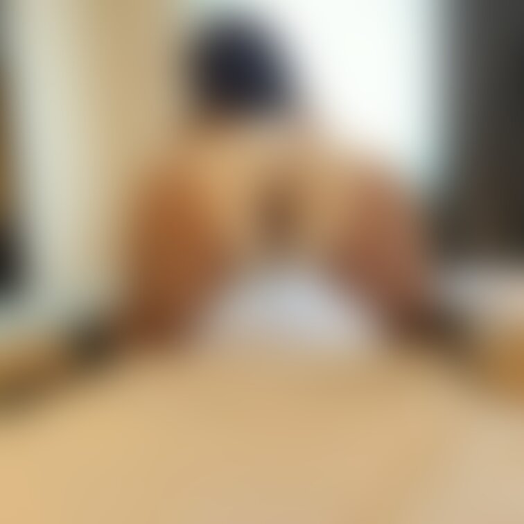 もぉ、、、
黒いびらびら、、だけじゃなくて、、
ピンクの中もぉ、、見えてるでしょ。。。