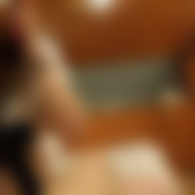 素人ギャルとの会話しながらの手コキの写メとなります。