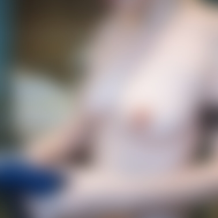 麗幽さん
ボリューム感のある胸❀.*・゚
綺麗な肌