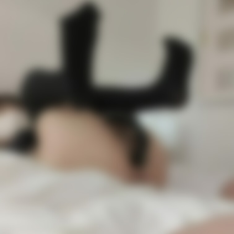 アナルビーズをお相手さんにずぽずぽされる動画です…最後は挿れられたビーズを一気
に引っこ抜かれて無様にイってしまいます