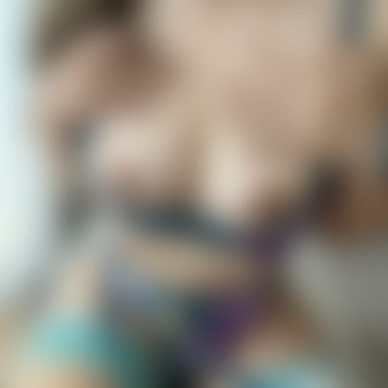 ふわふわのおっぱい写真集💓
去年の日焼けがおっぱいに若干まだのこってる🫢