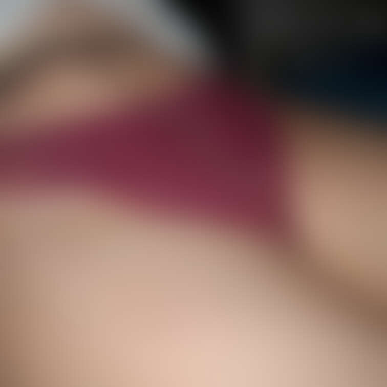 【例の吸うやつを試してみた】シリーズ
もっと応援プラン限定　画像5枚

お股の辺りを接写♪
パンストの繊維まで確