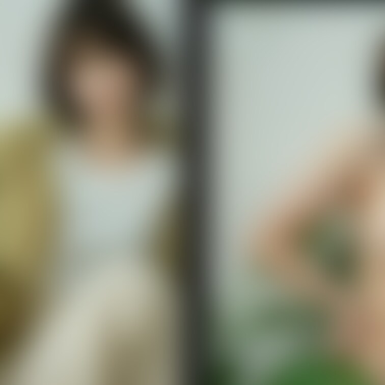 着衣と脱衣を並べた画像です。画像№1070