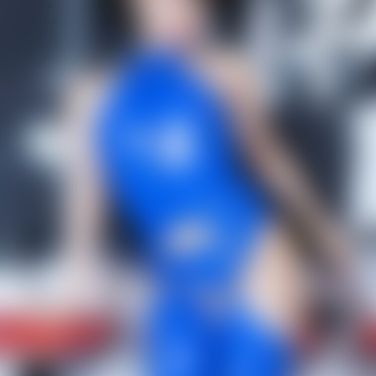 【4枚】
ストリッパー
チルチル⭐︎いちる嬢

珍しく青を着用。エナメルの光沢が素敵✨
この日は、6人の集合写