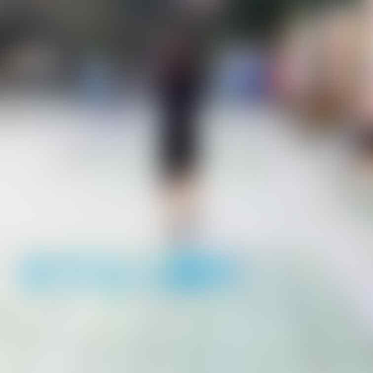 過去の削除写真の再投稿です。(2023年3月投稿)
素敵な公園で💕①