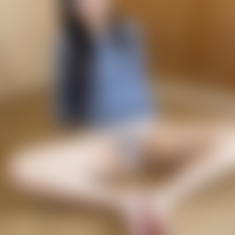 優奈の下着コレクション💖
スッケスケの真っ白のフルパックのパンティでガニ股カエルのスタイル🐸笑
陰毛ばっちり写