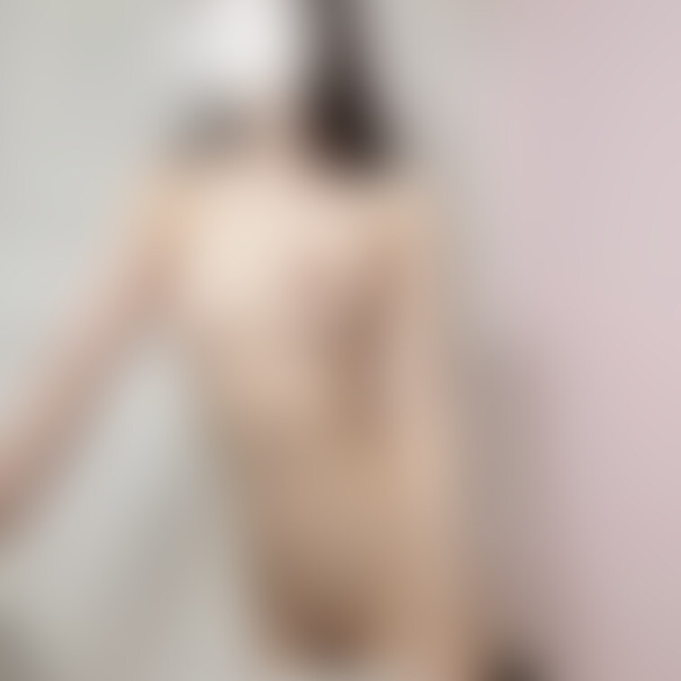 Gカップもお〇んこも全部見えちゃってる全身写真🐶✨