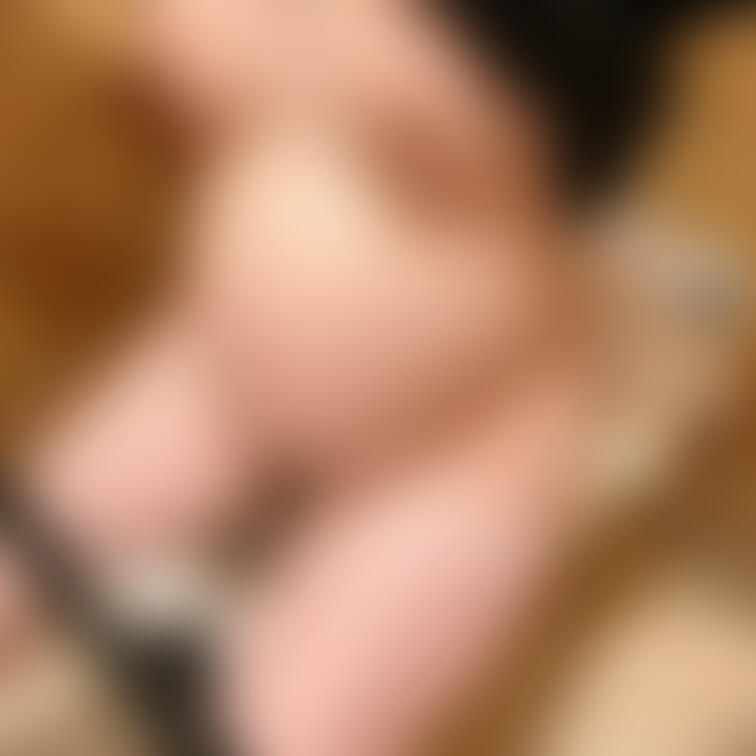 トイレの中でおっぱいまで丸出しにしてるとは思わないよね\(´,,•ω•,,`)♡
