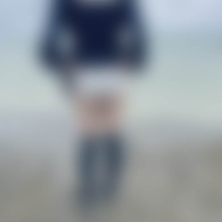 海辺でおパンツ丸出し🏝
【みみからのお願い💕】
えっちだと思ってくれた方は
写真下の♡印をポチッとしてくれ