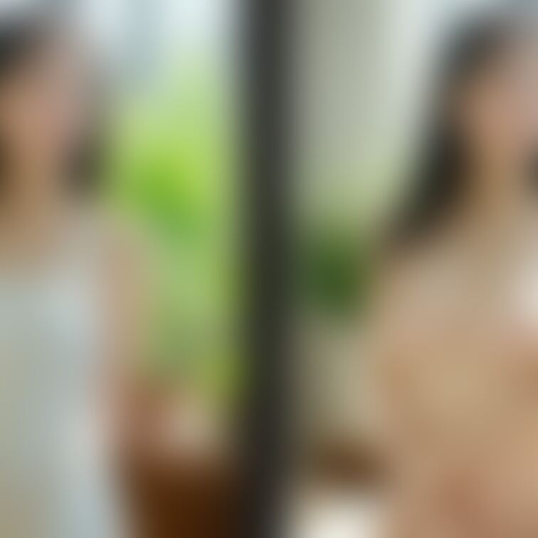 着衣と脱衣を並べた画像です。画像№826