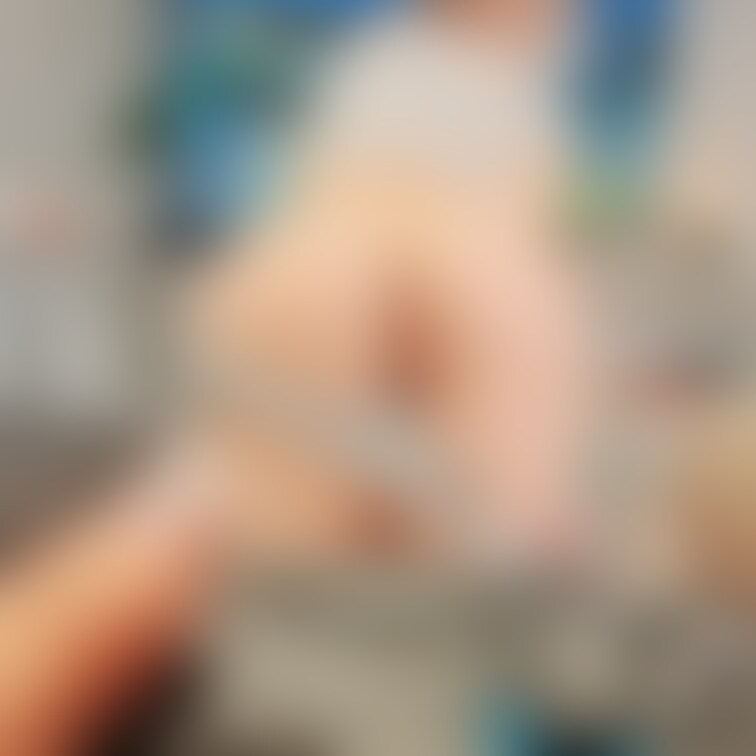 アナルとおまんこ丸出しでテレビゲームさせられてる。。😳🎮️🔞