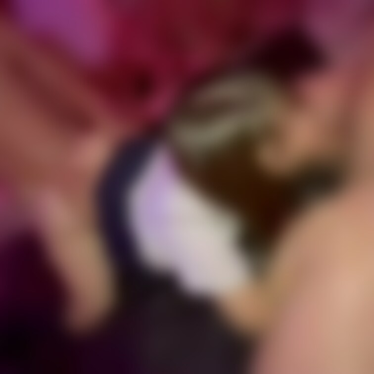 妻の口の中に巨根が出入りするのもエロいですね♫
ほんと、他人のチンポ好きな妻になってよかった♫
#人妻
#NTR