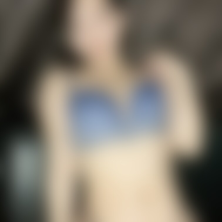いもこです！
…………………………………………………………………

いきなりですが！この青の下着可愛く無いですか？