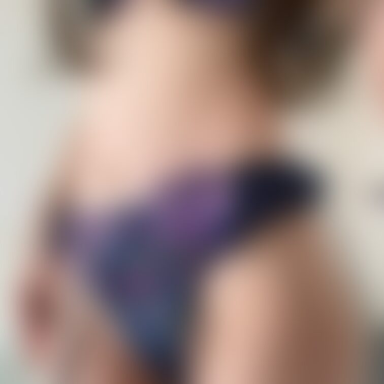 へそフェチさんへ💗💗
おへそアップ自撮り🫢💗