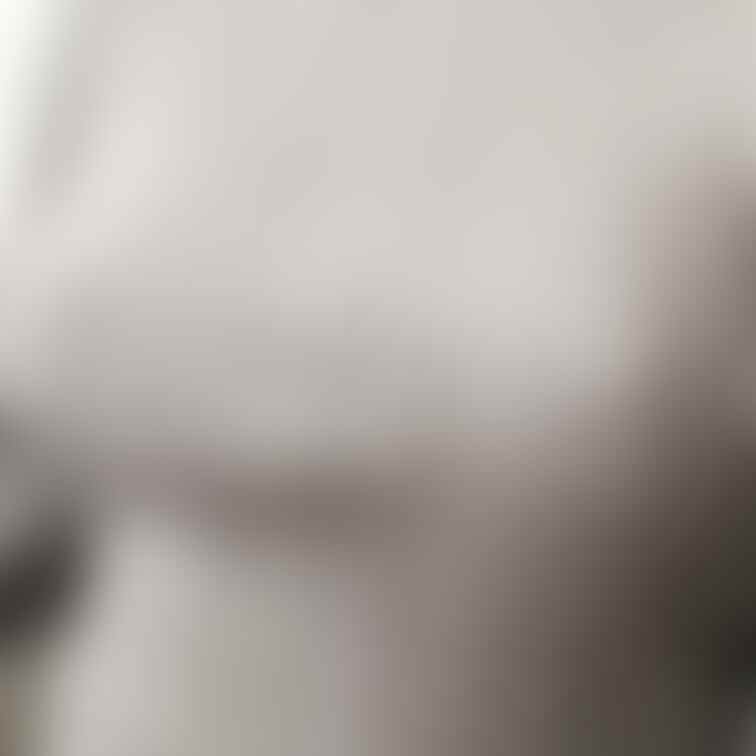 こんばんはnemoです!
今夜の投稿はグレーのノーブラニット!!
彼女は職場での露出が好きだったので、オフィスの男性