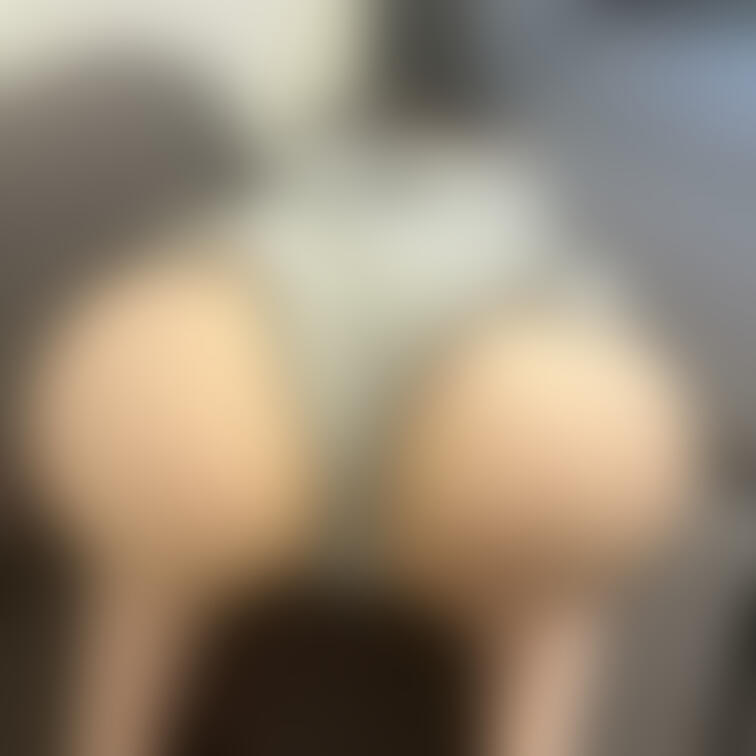 Xの続きです❤️配達員さん連れ込んで、デカ尻突き出してちん媚びしちゃいました😖❤️
💋直接連絡先を交換して私を肉便