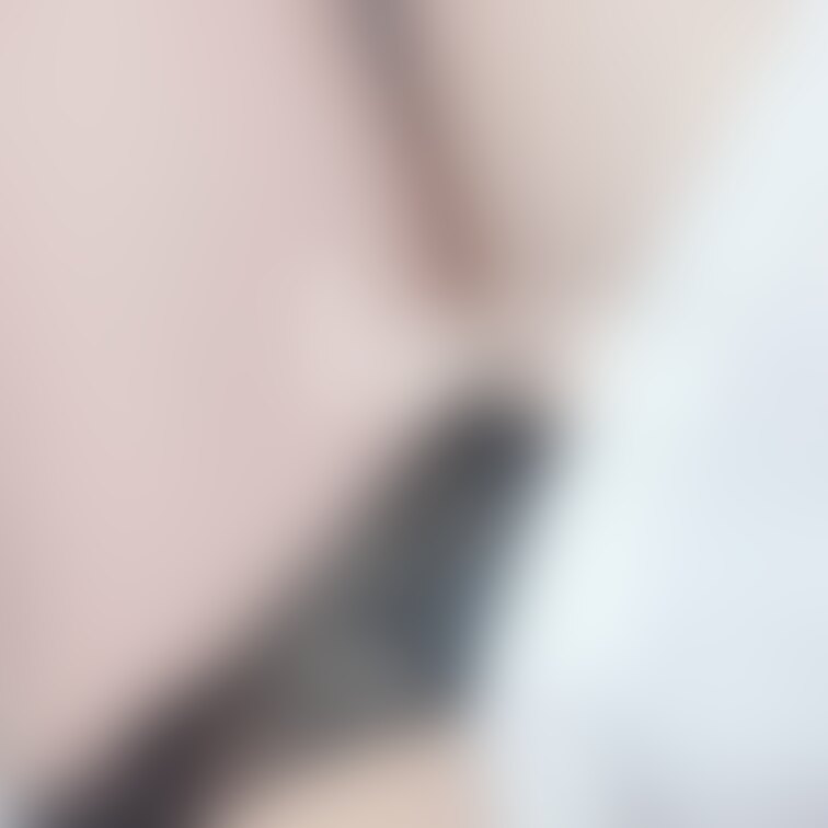透けてるぱんつ🧸🍯
黒は好きですか…？