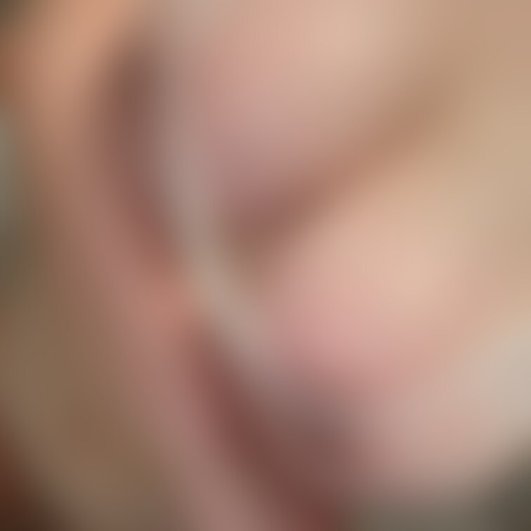 恥ずかしいけど、衣装が濡れるとこんなに見えちゃうの。。。
だらしない身体って言わないで？