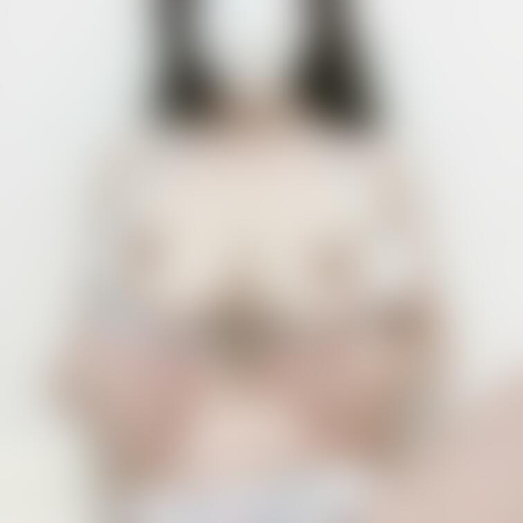 乳首丸見えちゃうか？？？