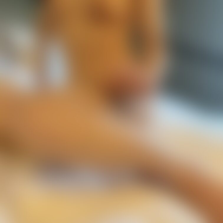 【おっぱい丸見え】
少し濡れてきちゃった♡

脱いでるだけで濡れちゃう変態です(//∇//)
写真撮影が上手い人